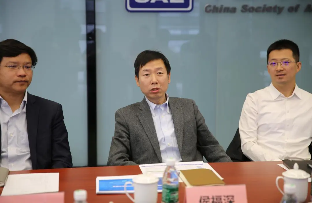 小鹏汽车董事长兼首席执行官何小鹏一行到访中国汽车工程学会(图2) 小鹏汽车董事长兼首席执行官何小鹏一行到访中国汽车工程学会(图2)